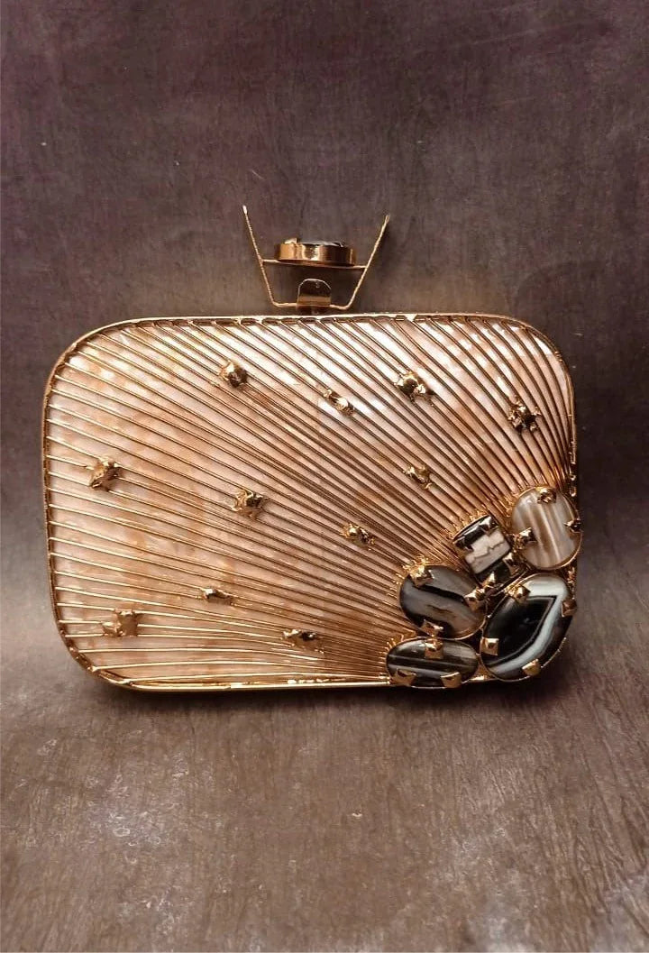 The AVA Clutch